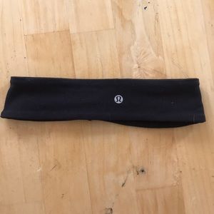 ✨LULULEMON Like New Black Headband!!